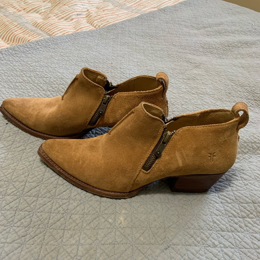 Barely worn Frye booties